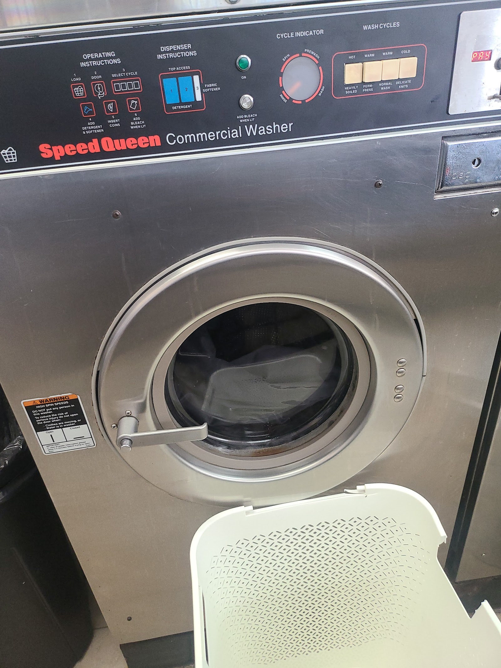 Inside Pearland Washateria